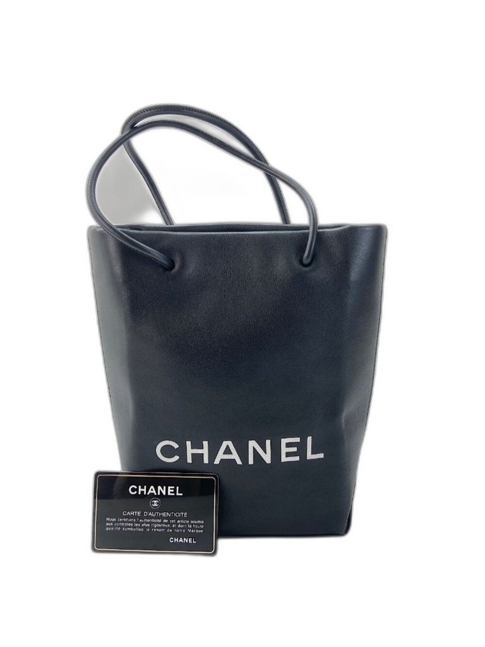 Chanel Tote Essential Black
